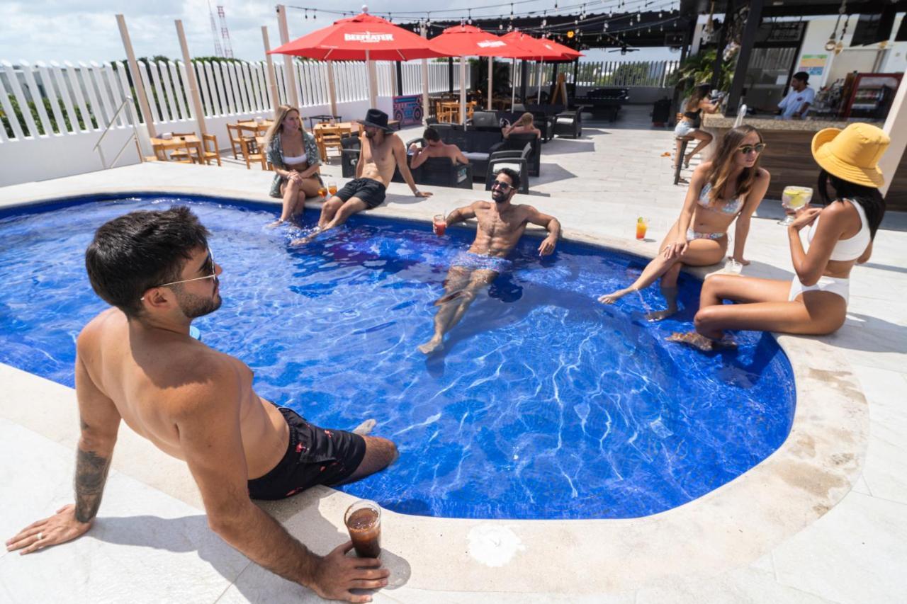 Hotel Nomads Party 4*
