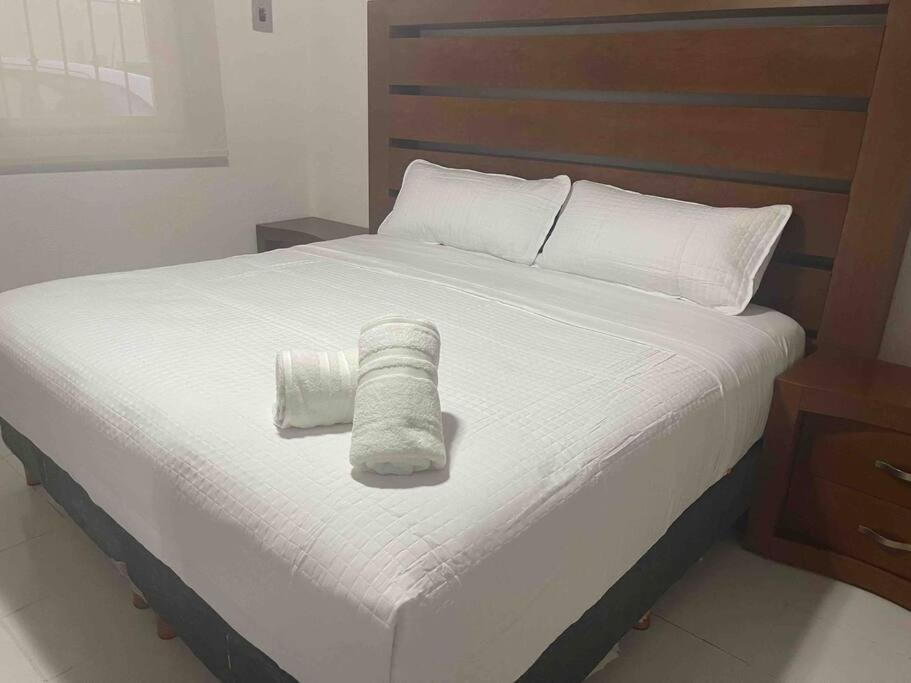 Deco 2 Downtown 3 Bed Renewed *
