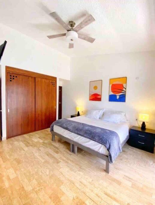 Rooftop Penthouse 3 Bedrooms, Sleeps 8! Apartamento