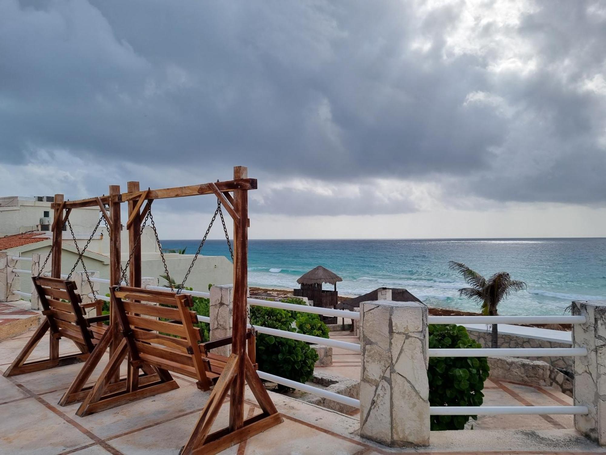 Ocean Front Aparthotel 4*