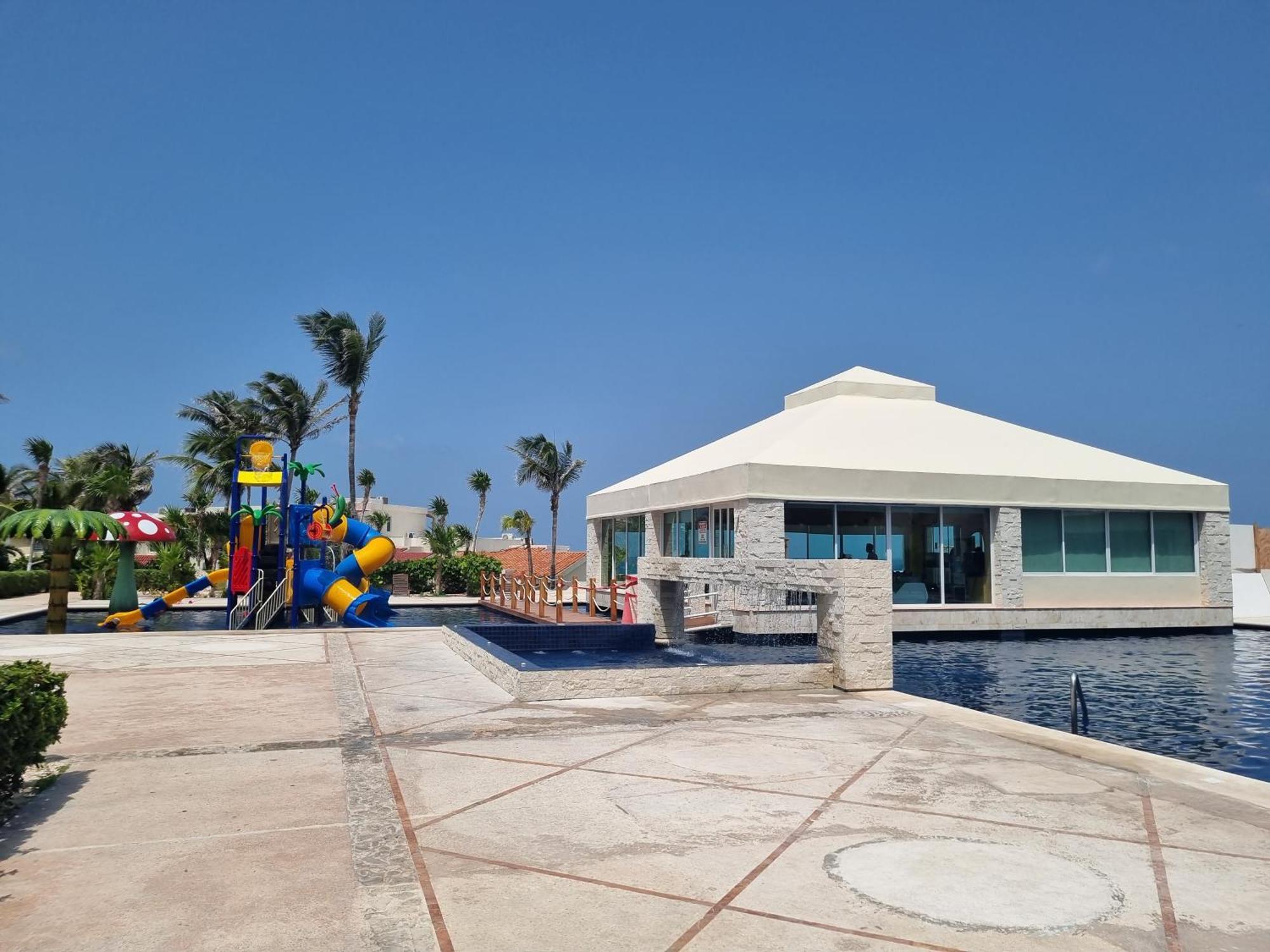 Aparthotel Ocean Front 4*