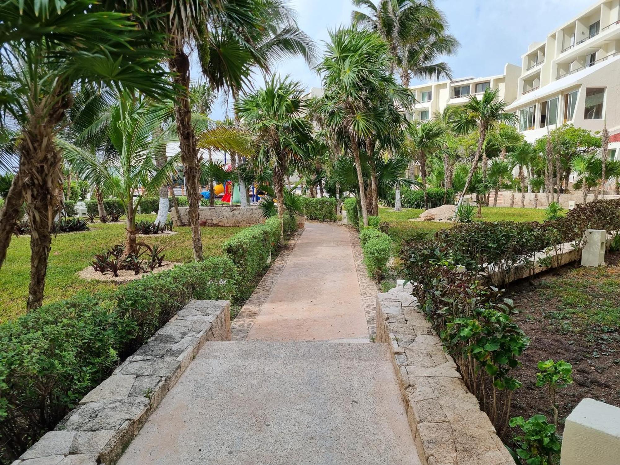 Aparthotel Ocean Front 4*