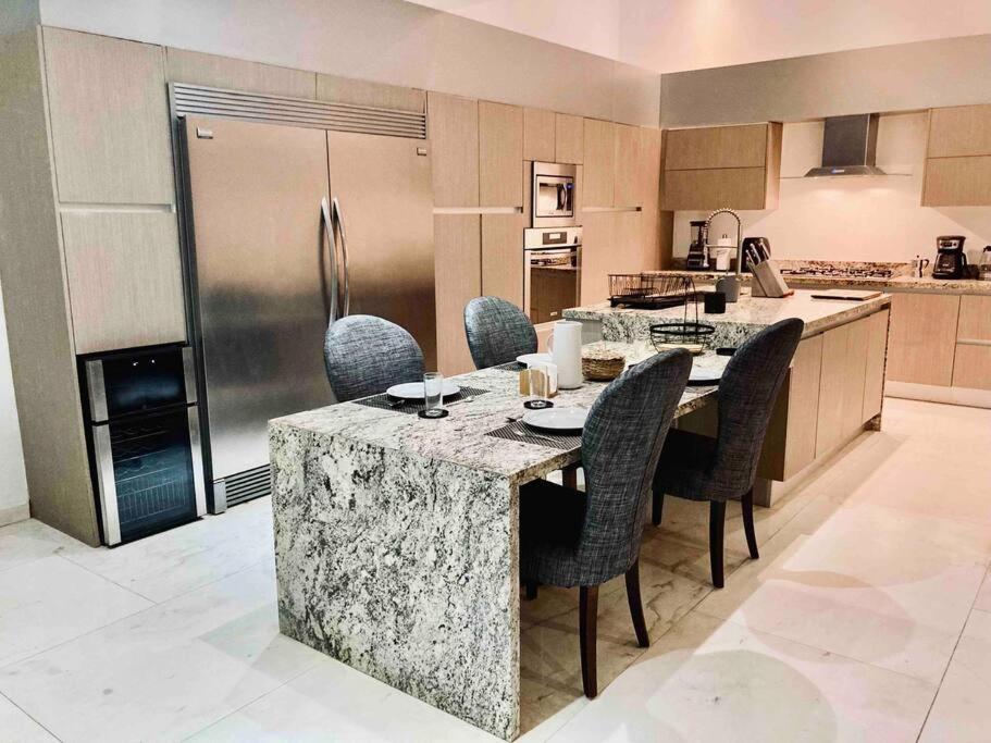 Prime All-inclusive Mansion - Double Villa *