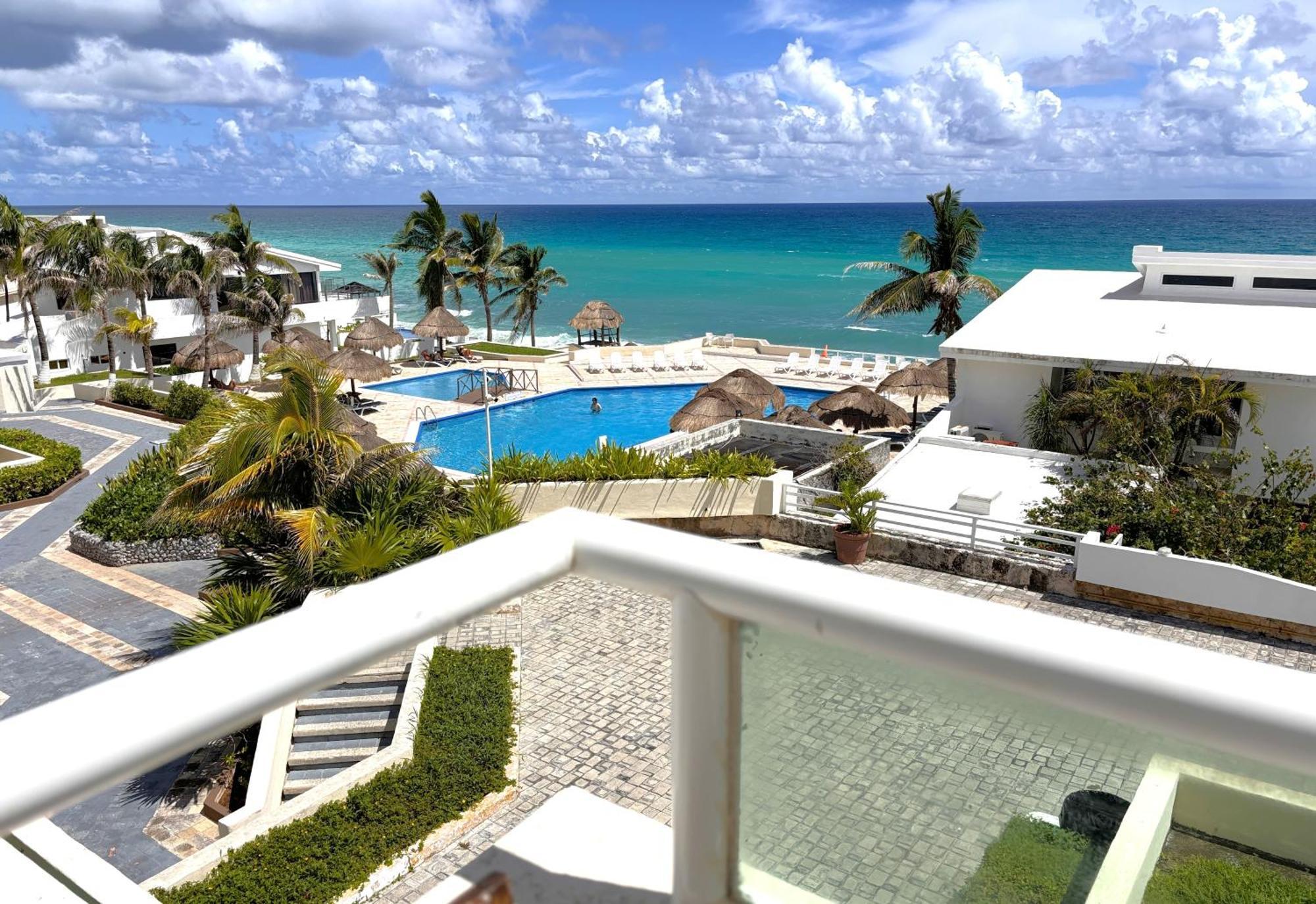 On The With Terrace Ocean View, Brisas 01 By & Ocean Apartment