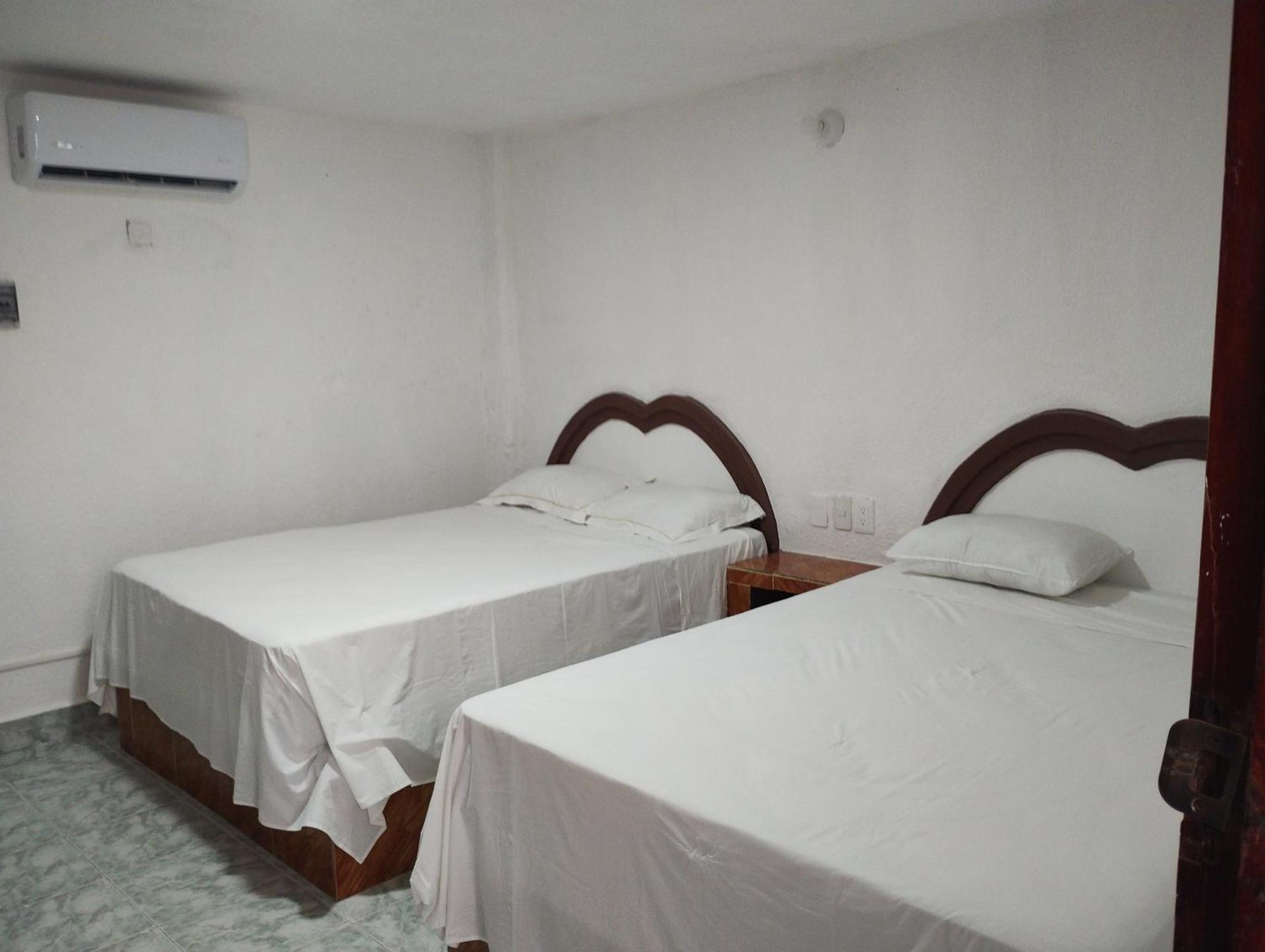 Casa De Huespedes Santos *