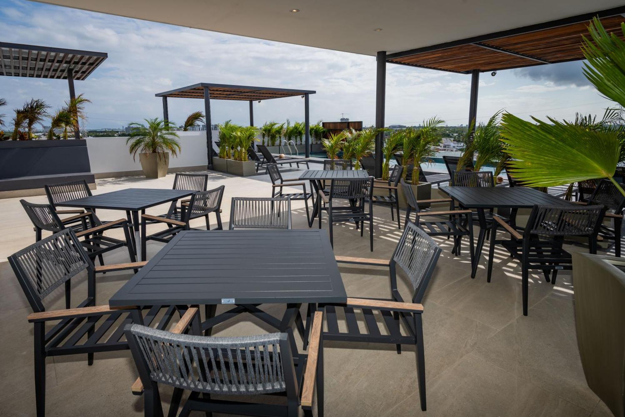 Cumbres Garden Luxury *