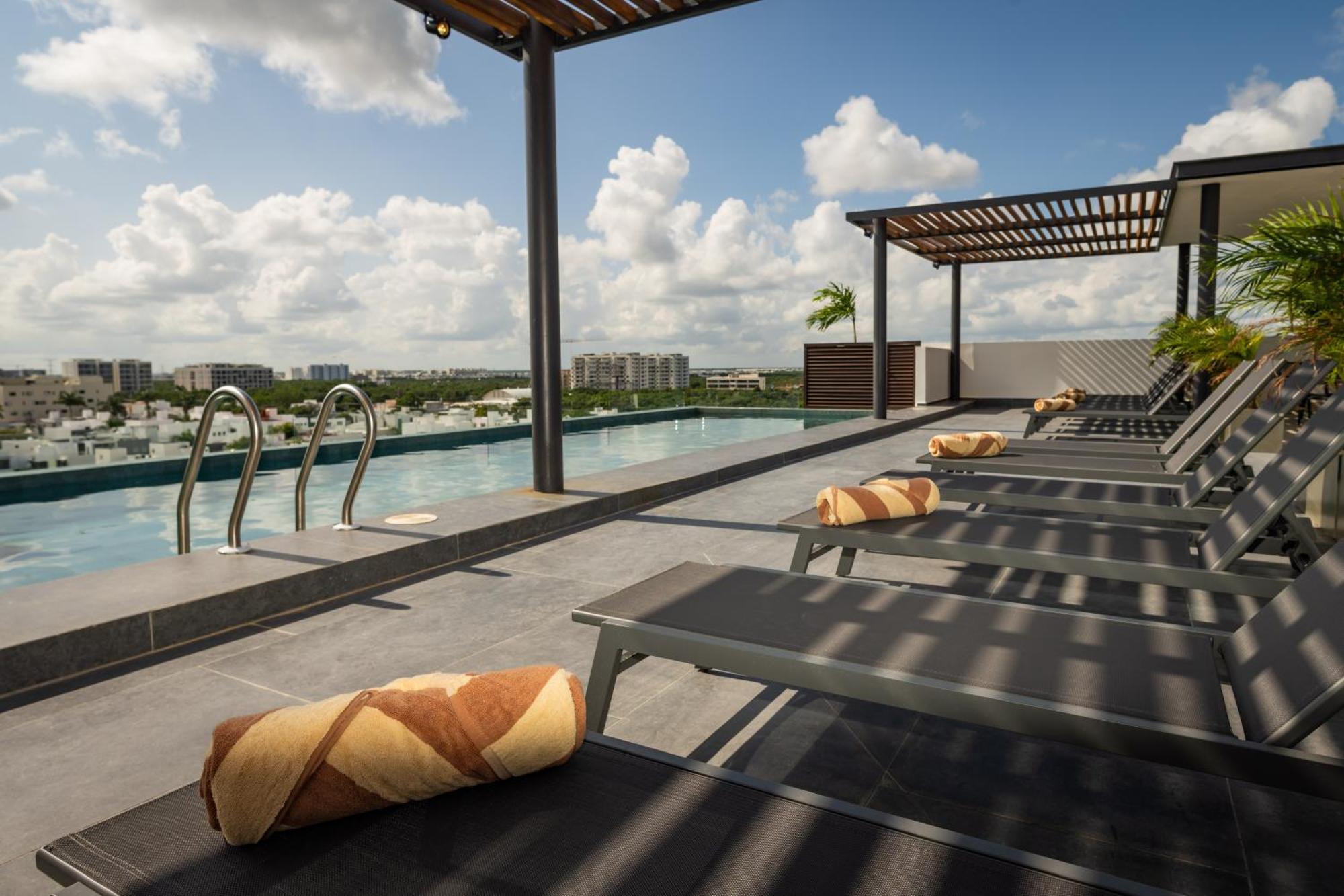 Cumbres Garden Luxury Apartahotel