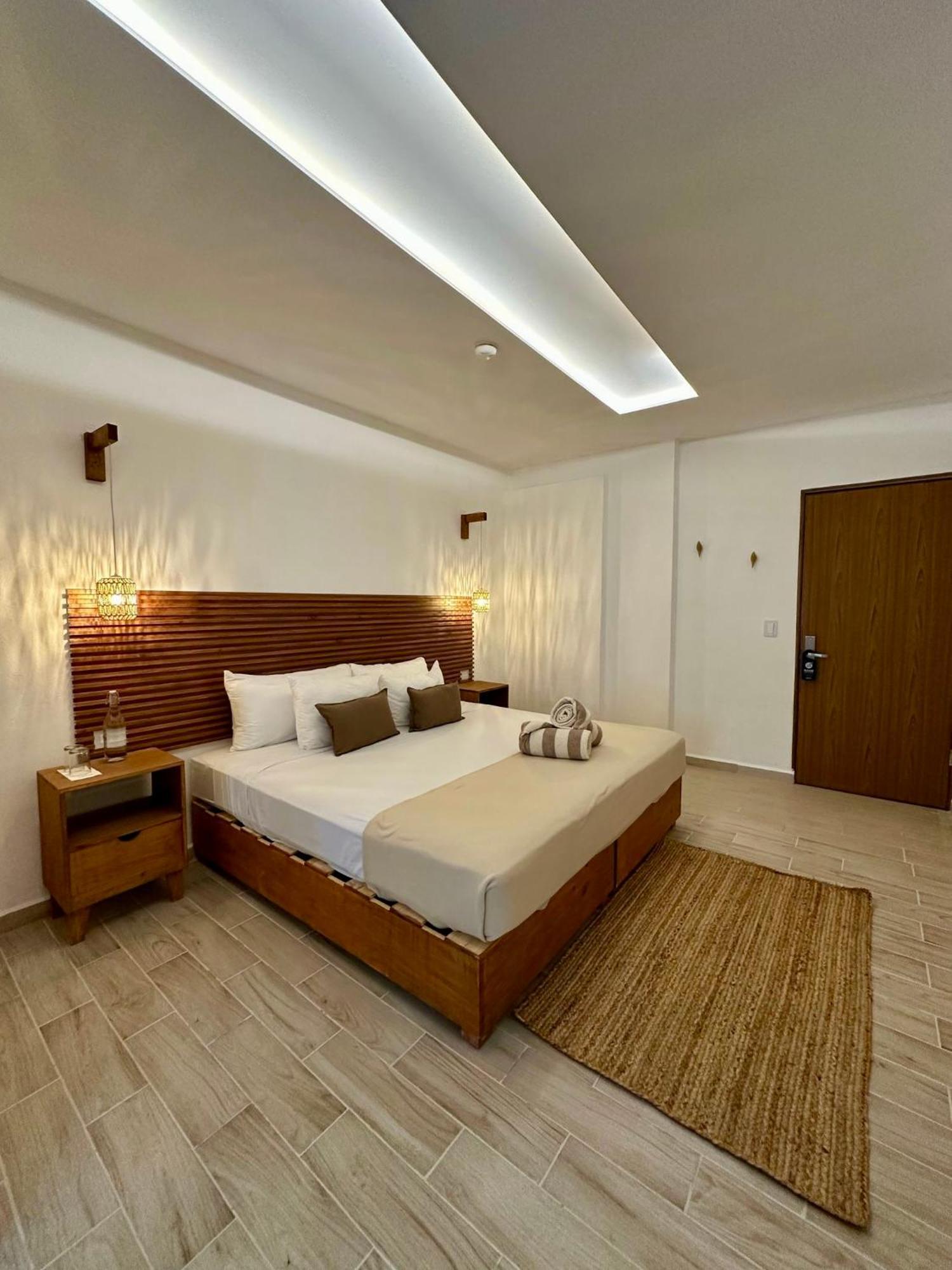 Nomads Party Hotel 4*