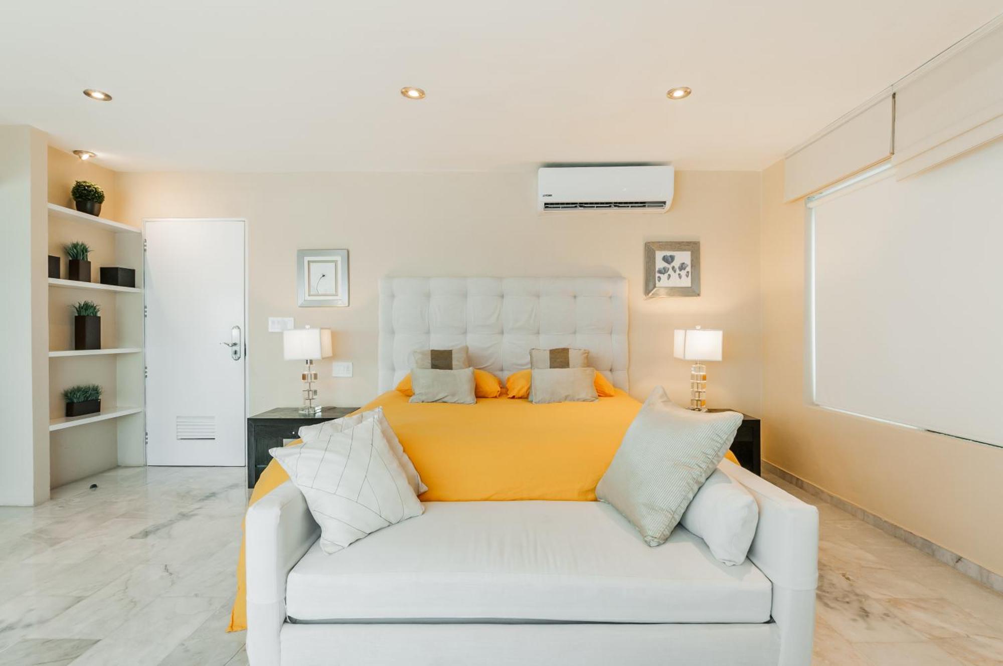 Brisas Beachfront Penthouses 4* Cancún