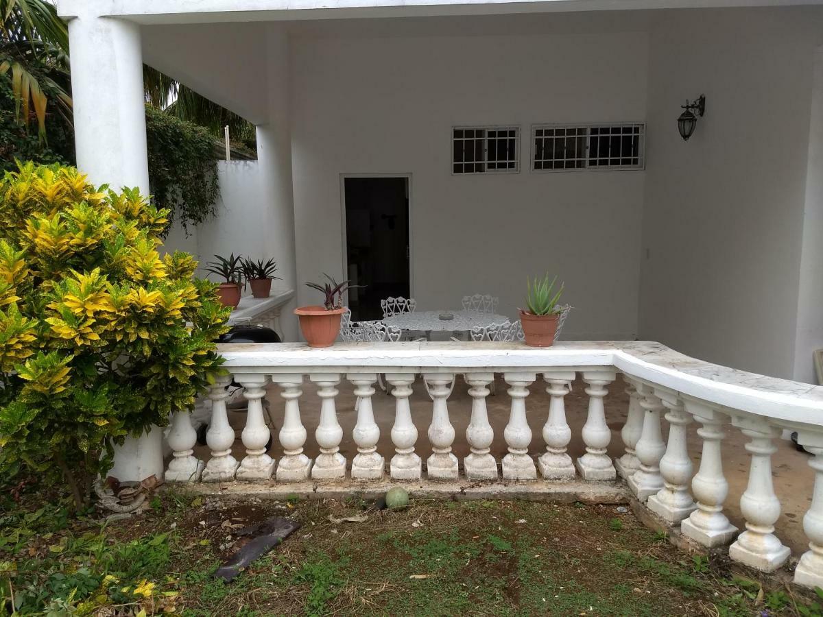 Pensión La Casa Blanca En
