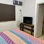 Casa nueva con 3 recamaras y a un lado de alberca