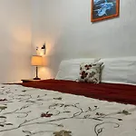 Casa nueva con 3 recamaras y a un lado de alberca