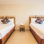 Yupao\'S House Boutique