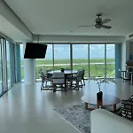 Beach, Pool 3Br Apartment - 8 Guests