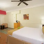 Hotel Zone Caribbean Suite