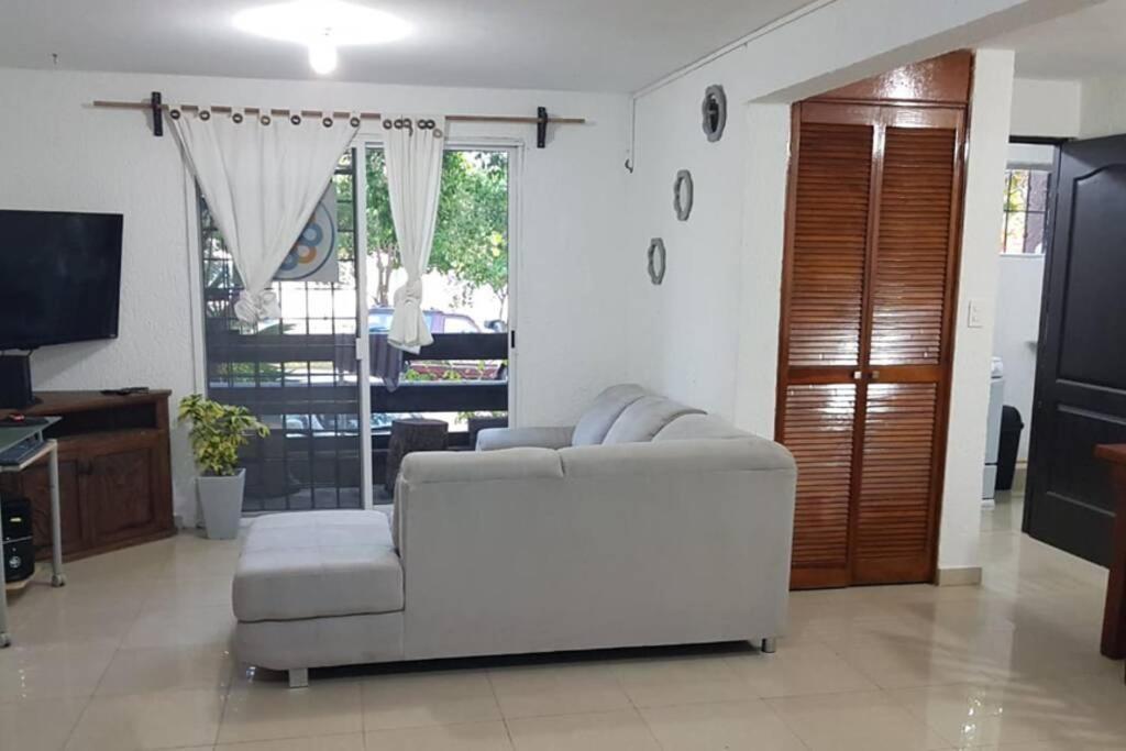 Сasa de vacaciones Almond House