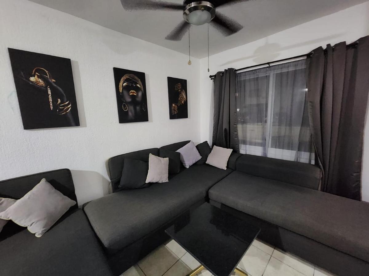 Holiday home Hermosa Casa En Jardines *