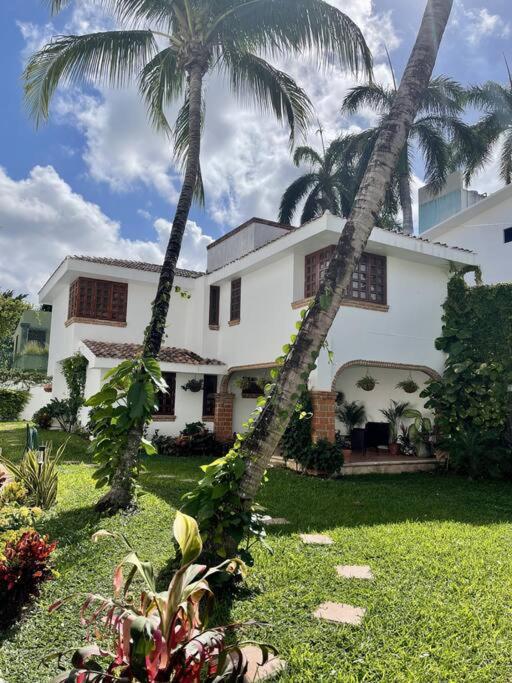 Beautiful Jungle House On A Strategic Location Cancún