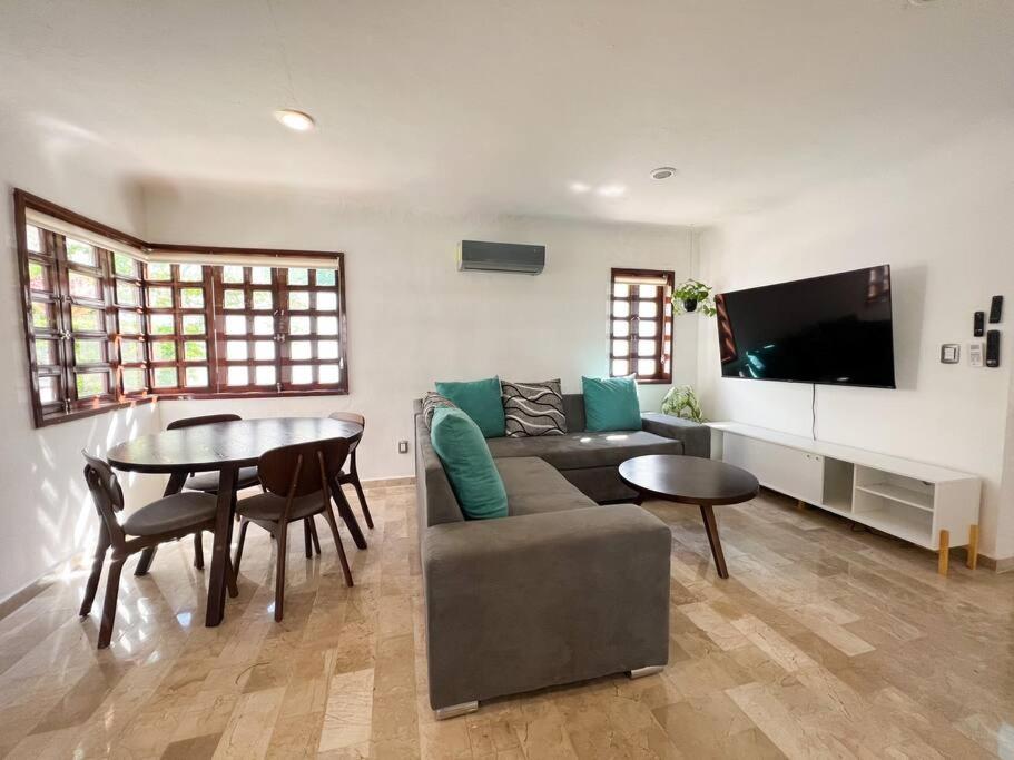 Beautiful Jungle House On A Strategic Location Сasa de vacaciones Cancún
