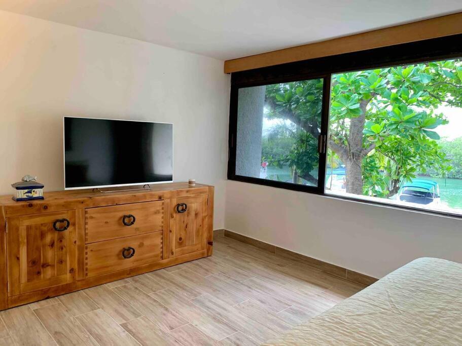 *villa Sicilia Lagoon Front By Casa Paraiso* Cancun