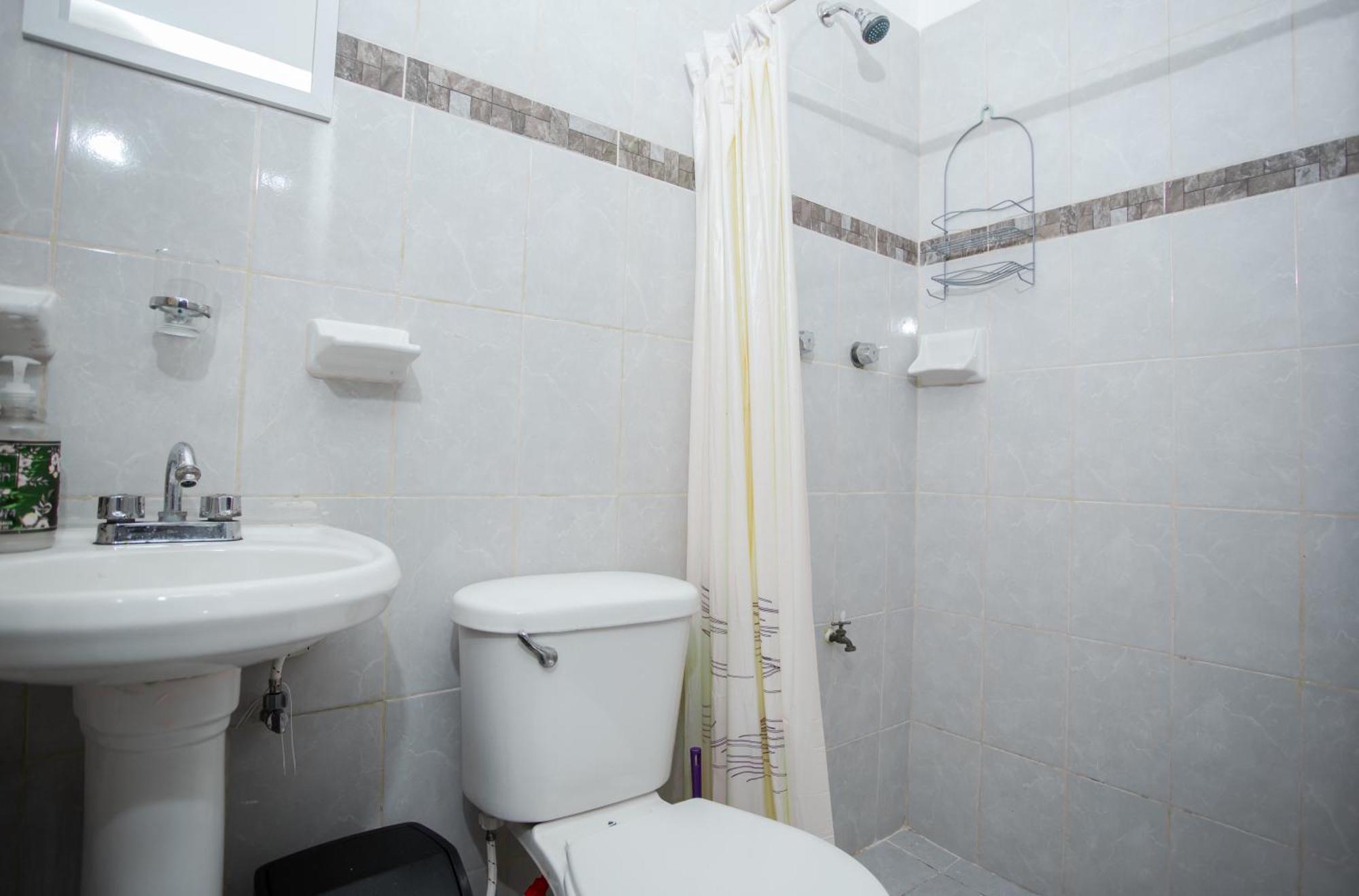 Centrico Y Comodo Departamento, Sobre Avenida Principal En Cancun. * Cancún