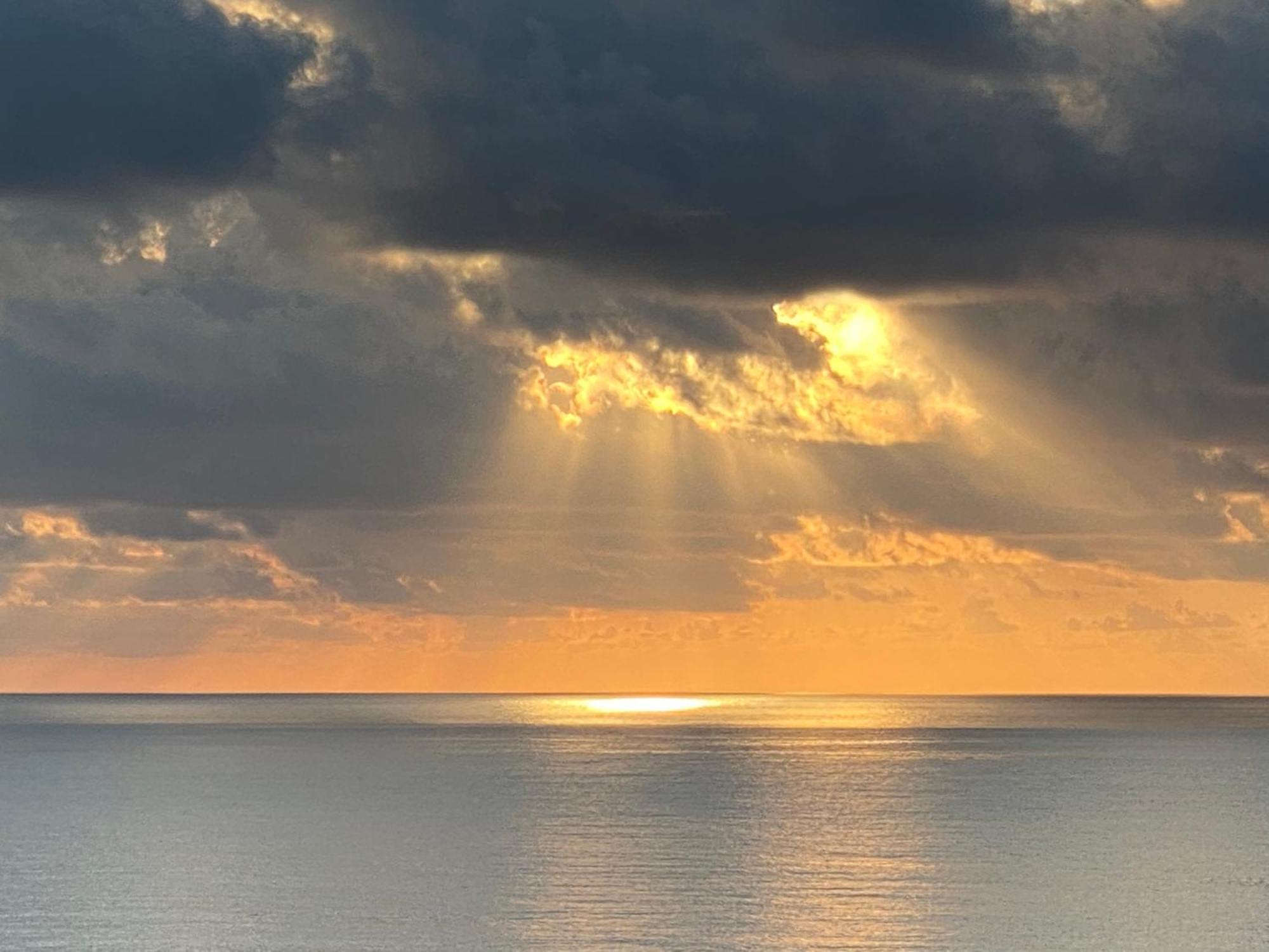 Solymar Studio Apt Beachfront With Sunset Views Cancún