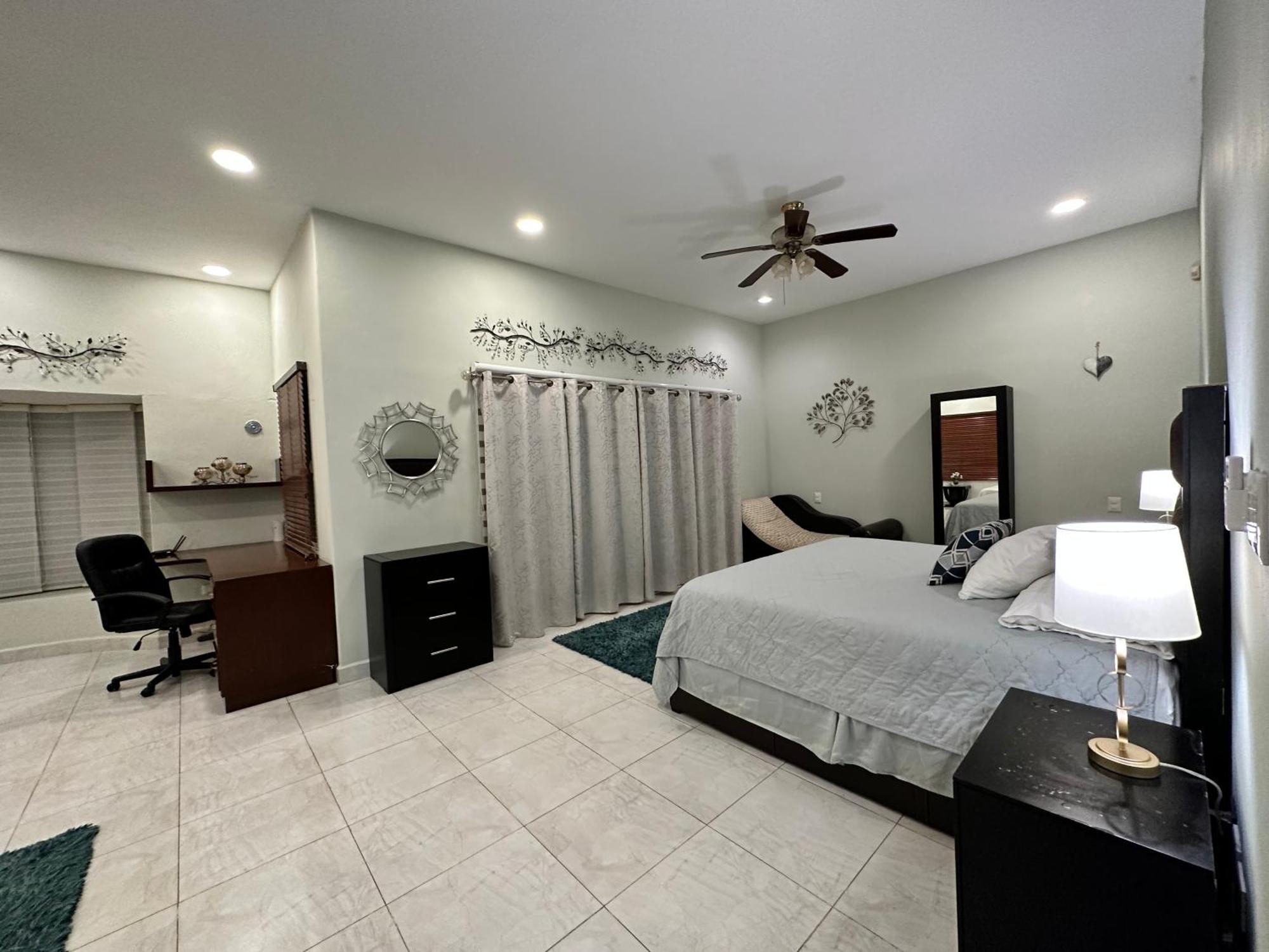 Casa Sasha's Mini Palace Bed and breakfast *