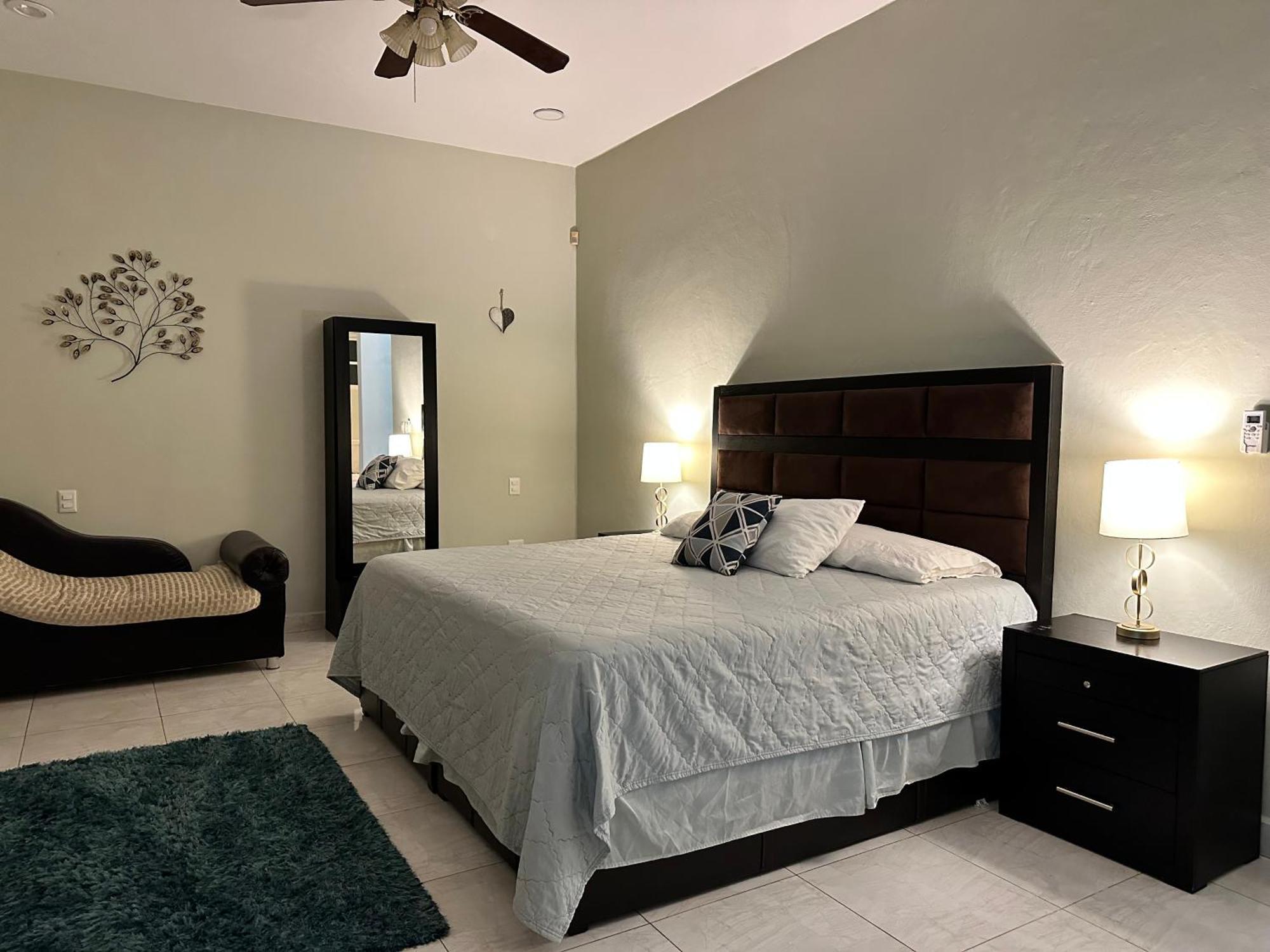 Bed and breakfast Casa Sasha's Mini Palace