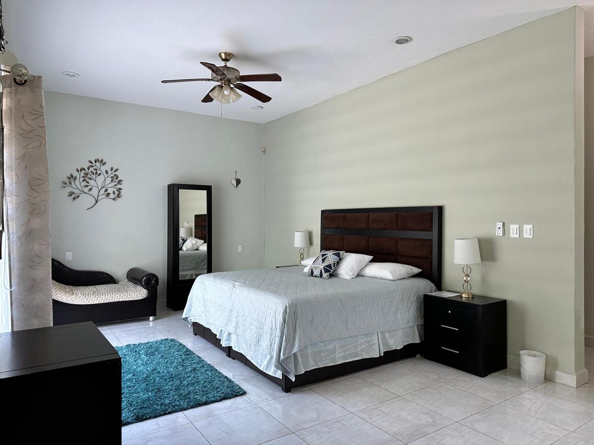Bed and breakfast Casa Sasha's Mini Palace