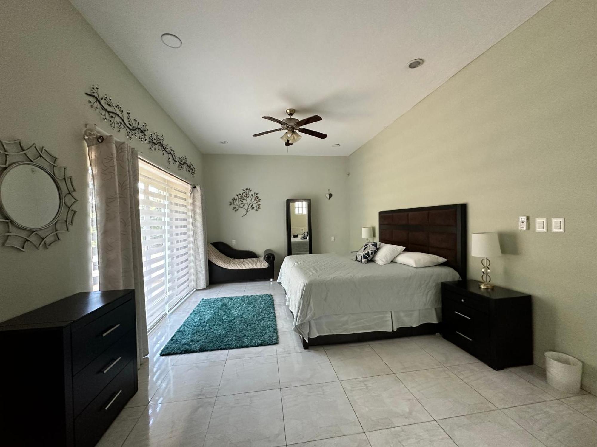 Casa Sasha's Mini Palace Bed and breakfast *