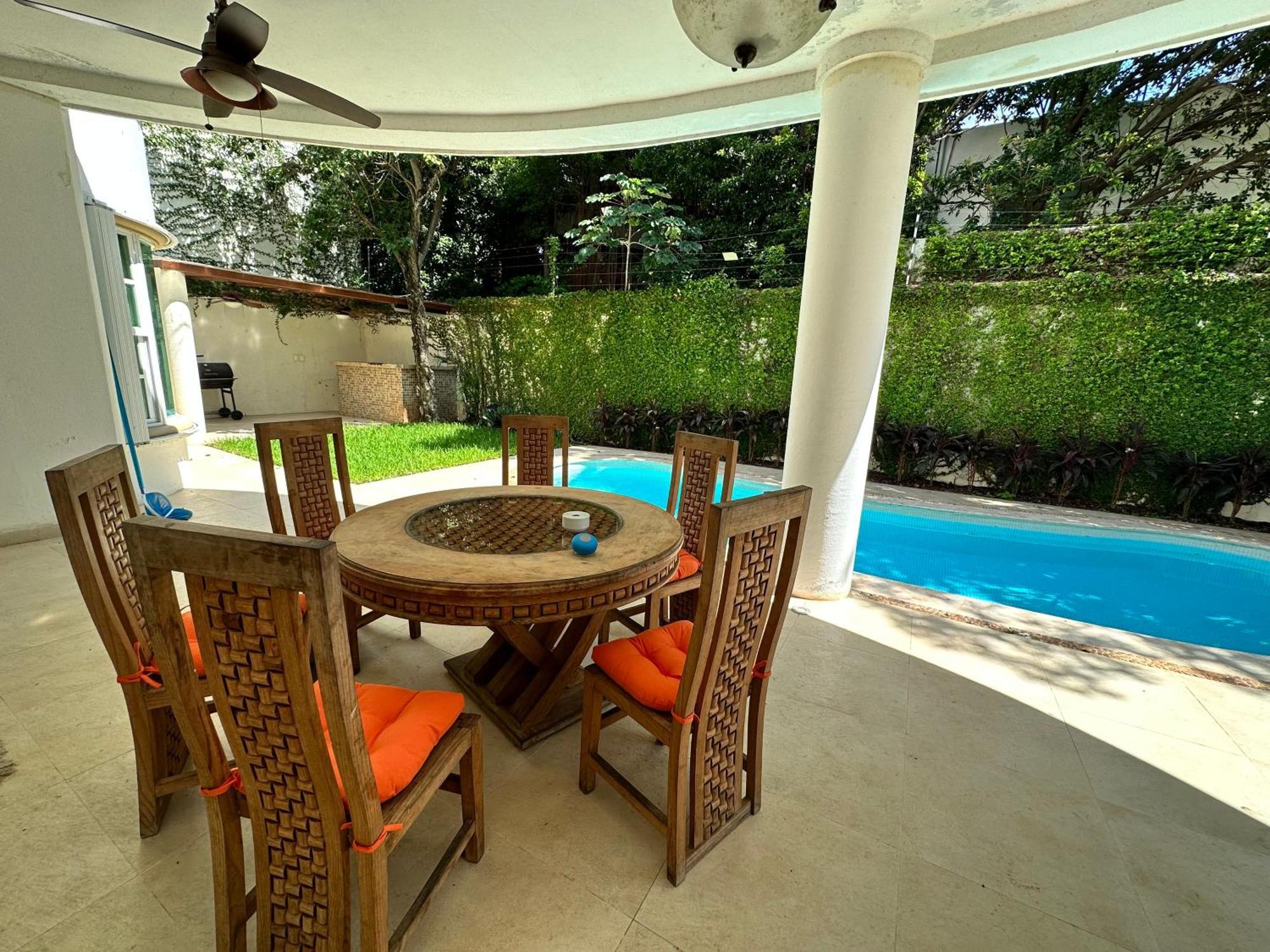 Bed and breakfast Casa Sasha's Mini Palace