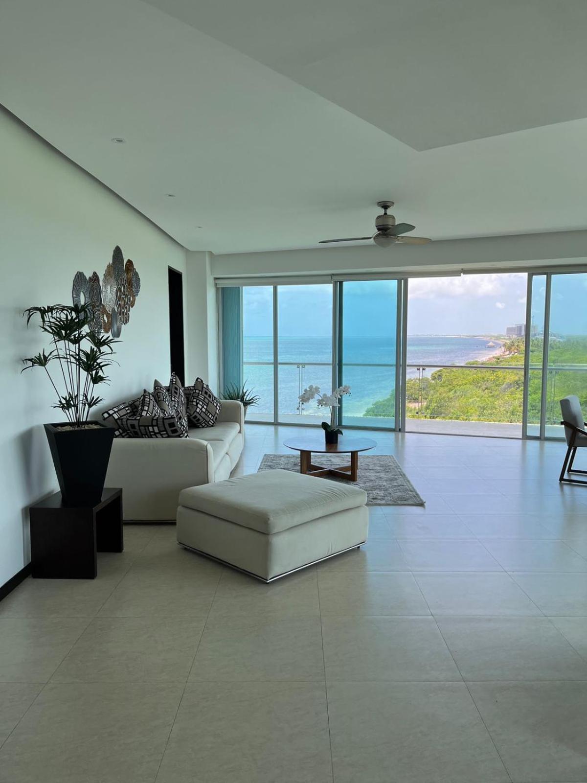Beach, Pool 3br - 8 Guests