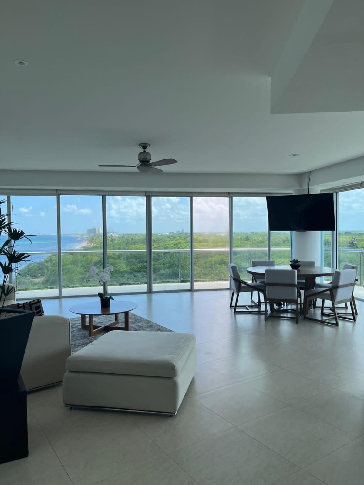 Beach, Pool 3br - 8 Guests Apartment *
