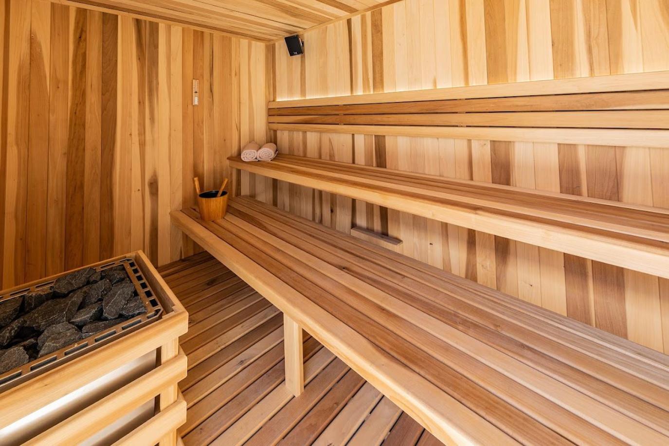 Hive By G Hotel 4*