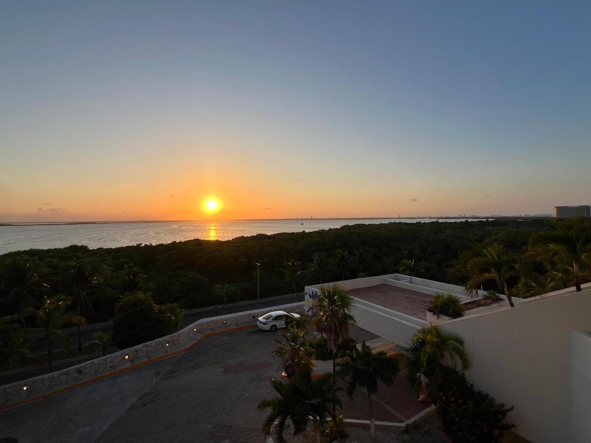 Solymar Studio Apt Beachfront With Sunset Views Apartamento Cancún
