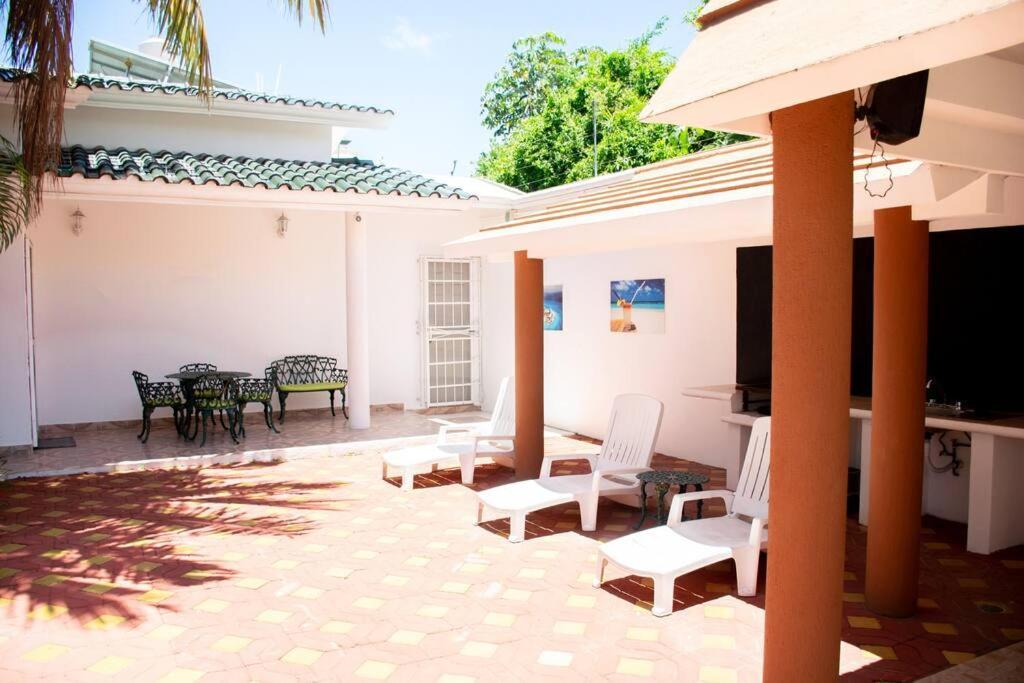 Cozy With Private Pool, Garden & Palapa Villa