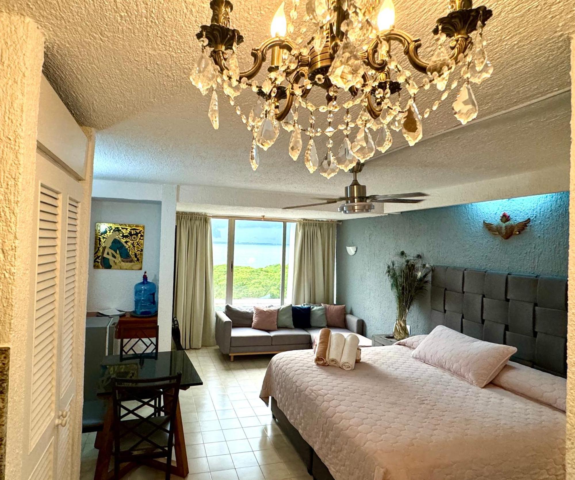 Apartamento Solymar Studio Apt Beachfront With Sunset Views