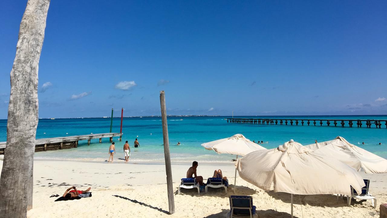 - Zone * Cancún